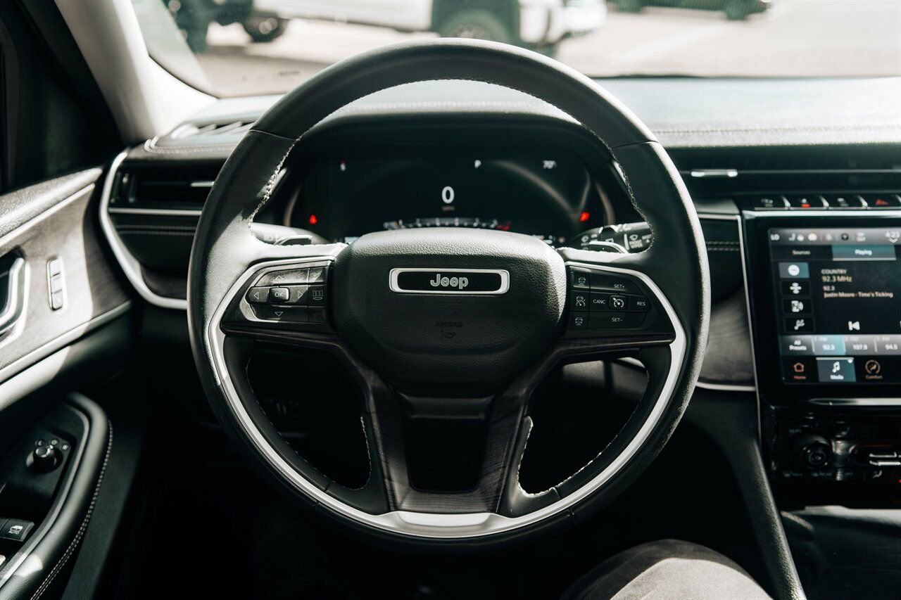 Used 2023 Jeep Grand Cherokee L Limited w/ Trailer Tow Group (B) image 21