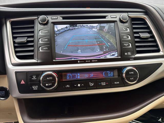 Used 2018 Toyota Highlander XLE image 17