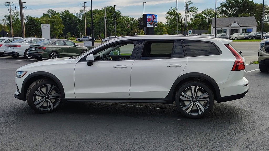 New 2026 Volvo V60 B5 Cross Country Plus w/ Protection Package Premier image 5