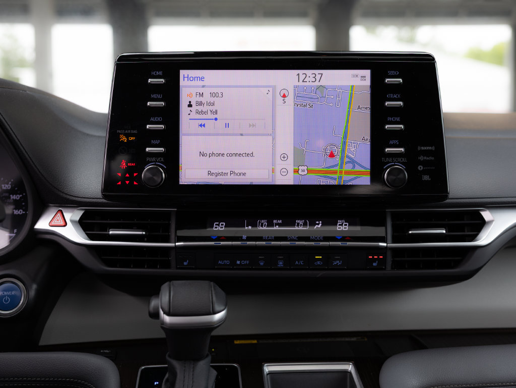 Certified 2024 Toyota Sienna XLE w/ XLE Plus Package FWD image 23