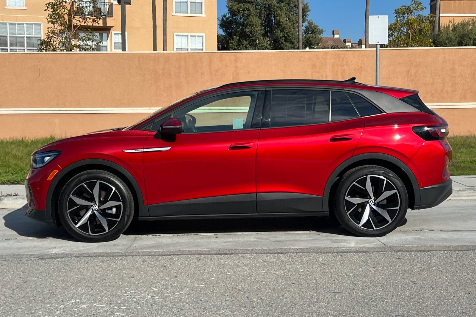 Used 2023 Volkswagen ID.4 Pro S image 7