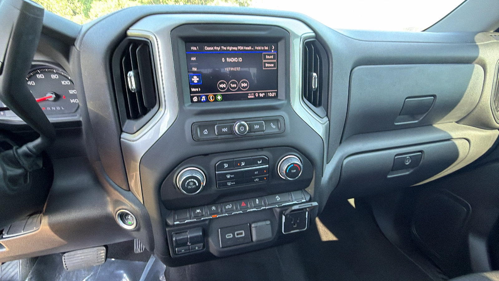 Used 2024 Chevrolet Silverado 1500 Custom Trail Boss w/ LPO, Dark Essentials Package AWD/4WD image 30