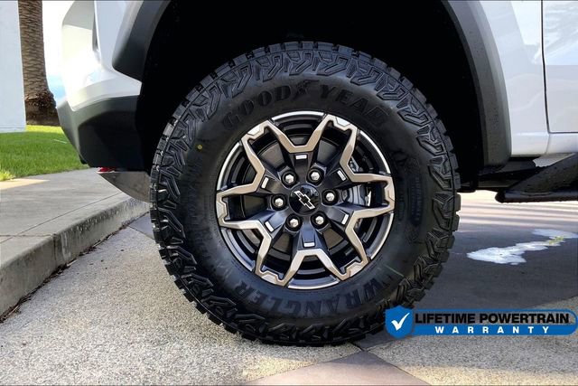 New 2026 Chevrolet Colorado ZR2 w/ Technology Package AWD/4WD image 13