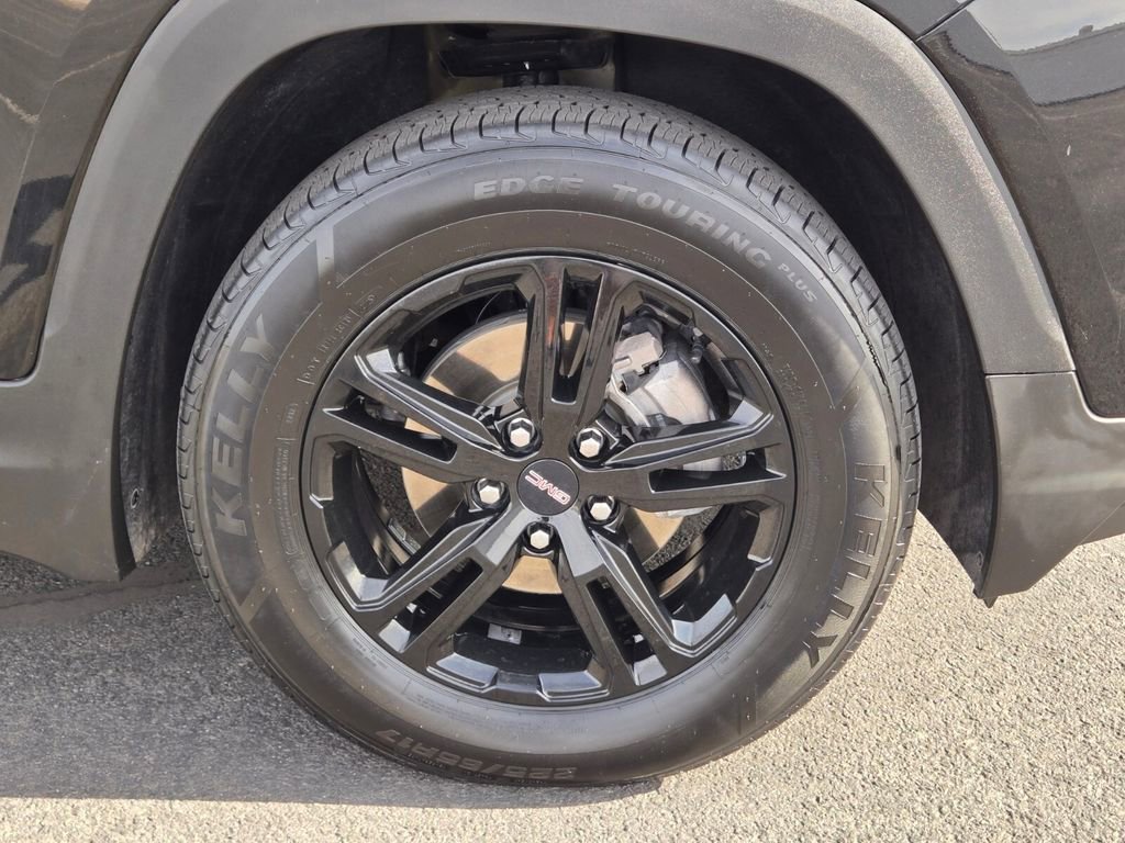 Used 2023 GMC Terrain AT4 w/ Infotainment Package II image 9