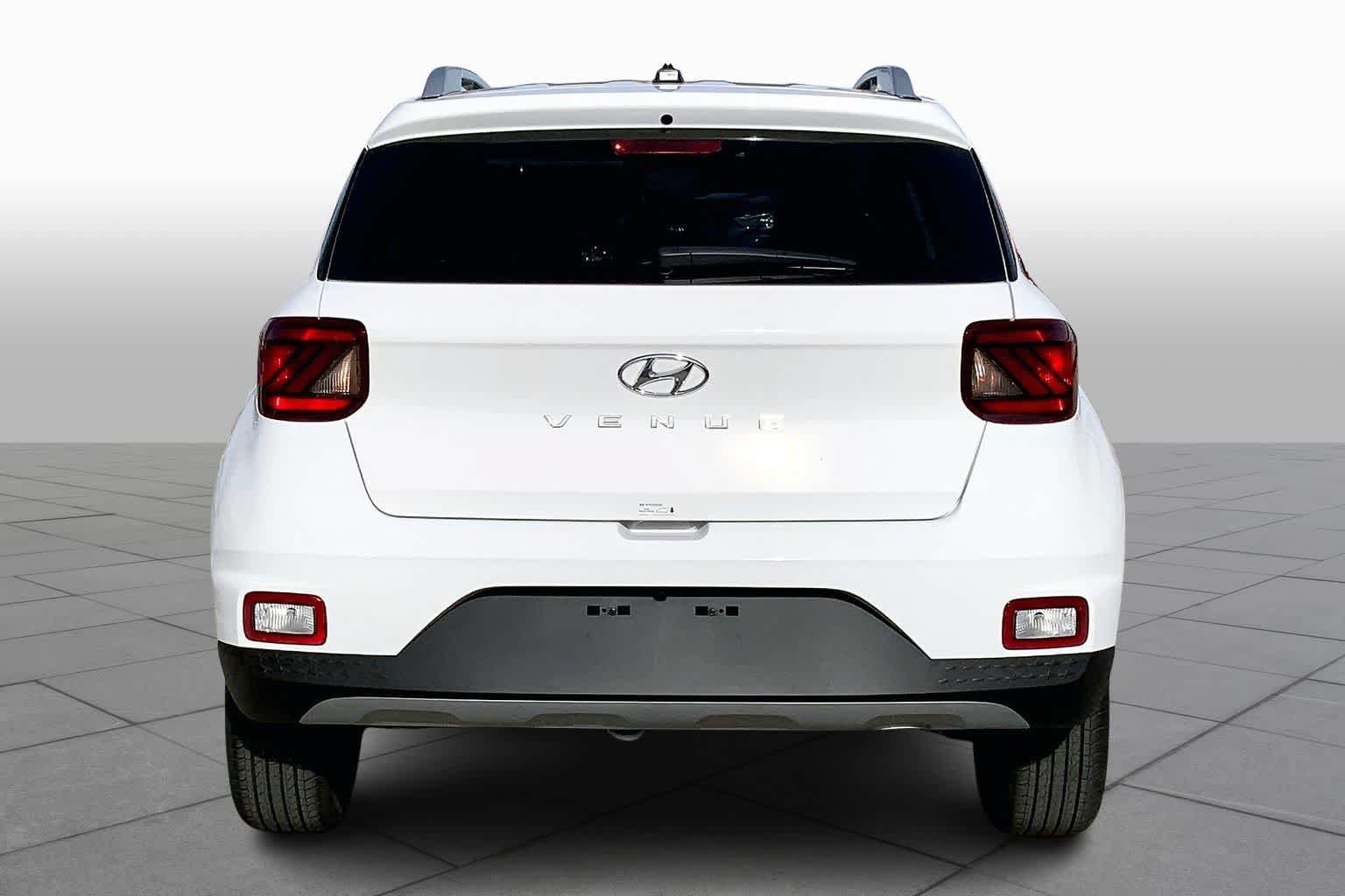New 2026 Hyundai Venue SEL FWD image 4