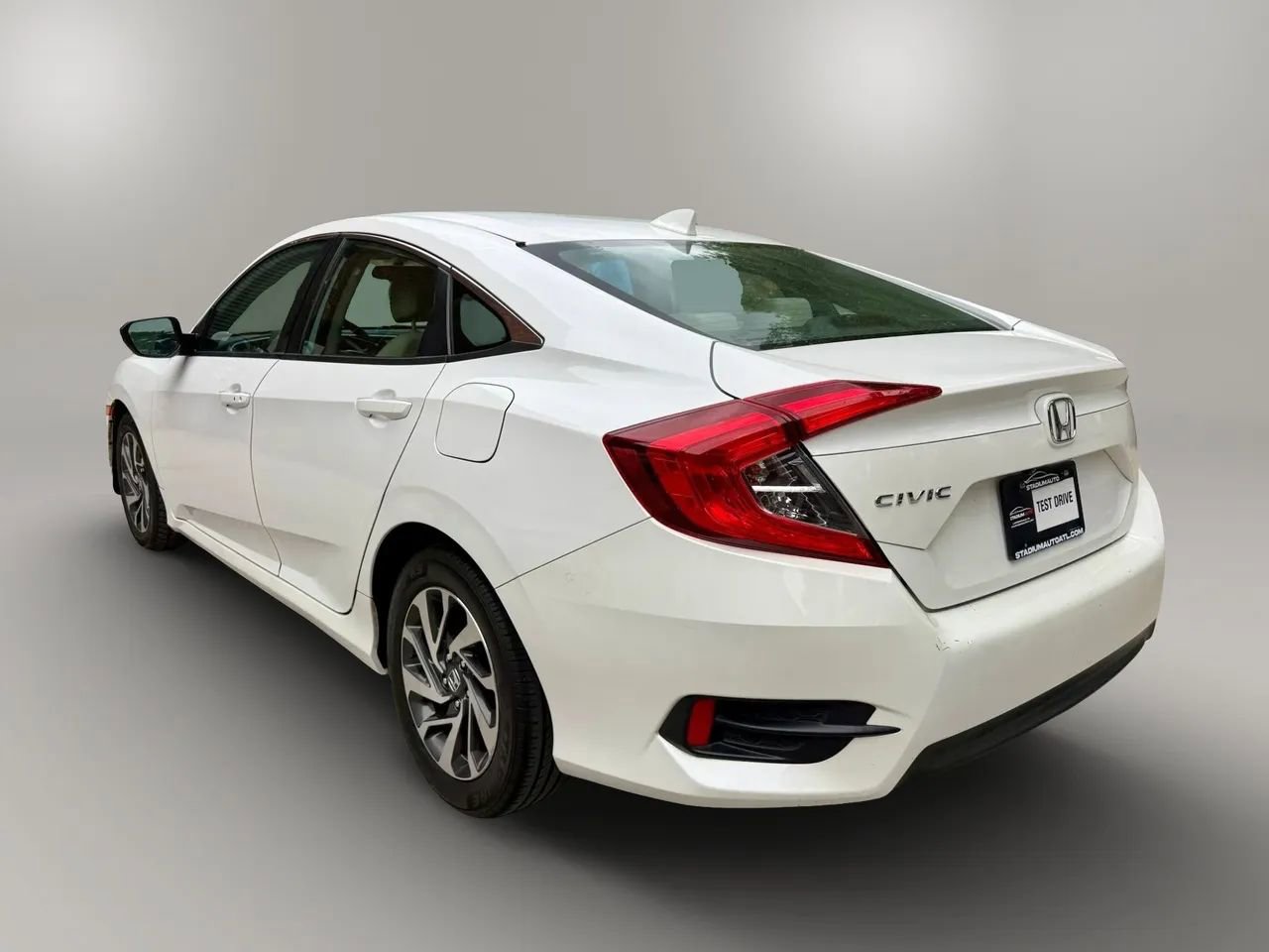 Used 2018 Honda Civic EX image 2