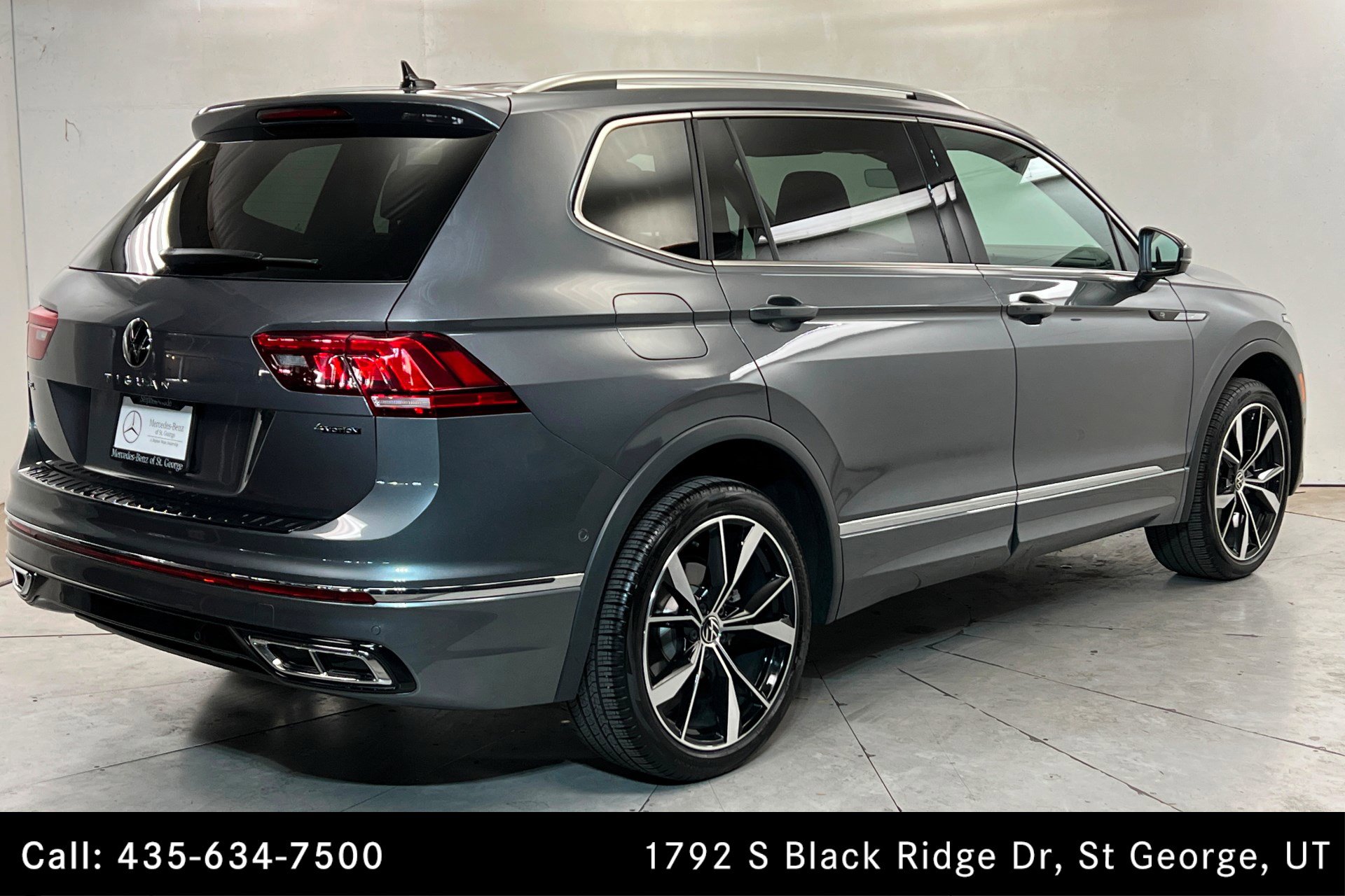 Used 2024 Volkswagen Tiguan SEL R-Line image 5