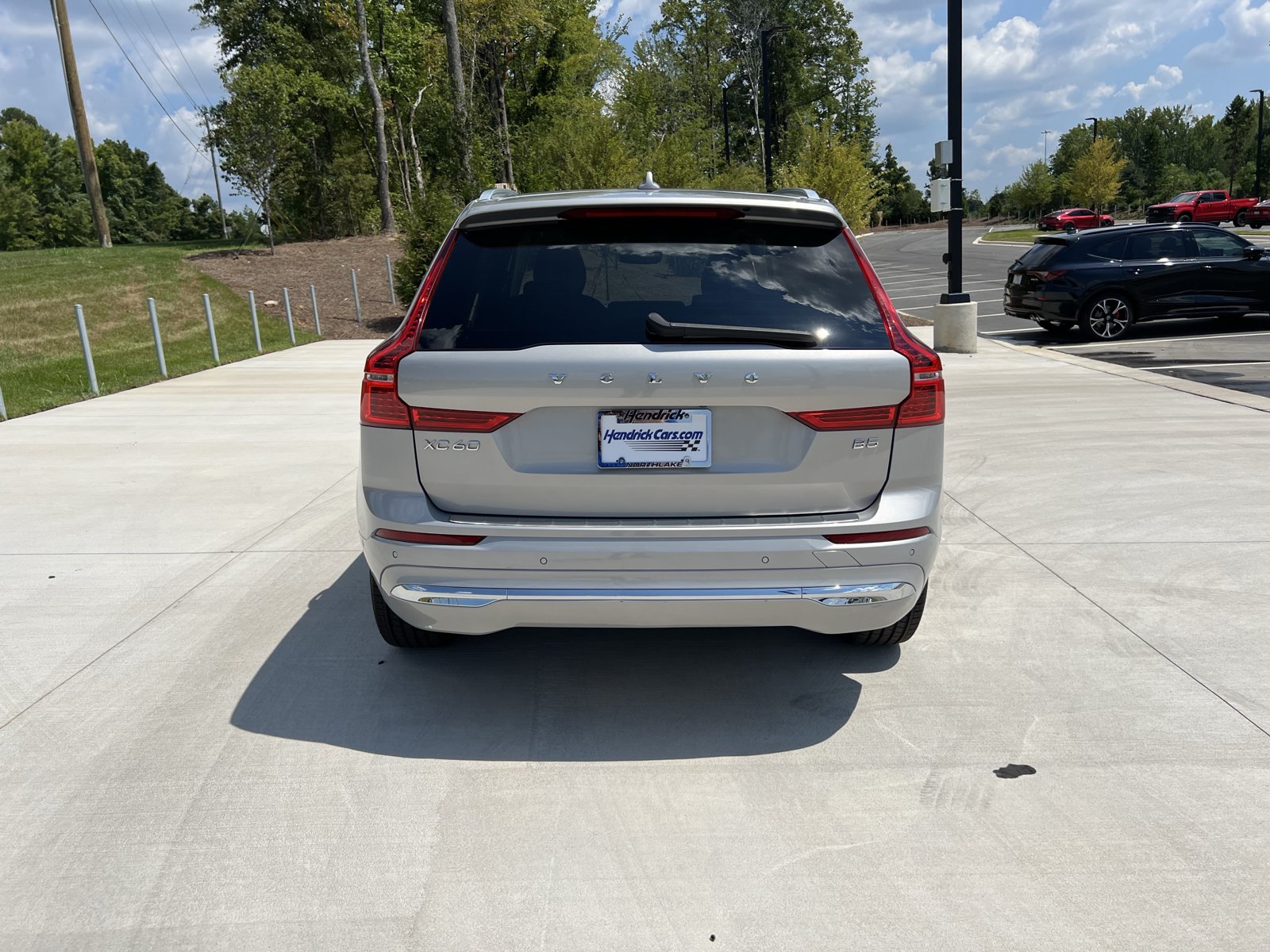 Used 2023 Volvo XC60 B5 Plus w/ Protection Package Premier FWD image 7