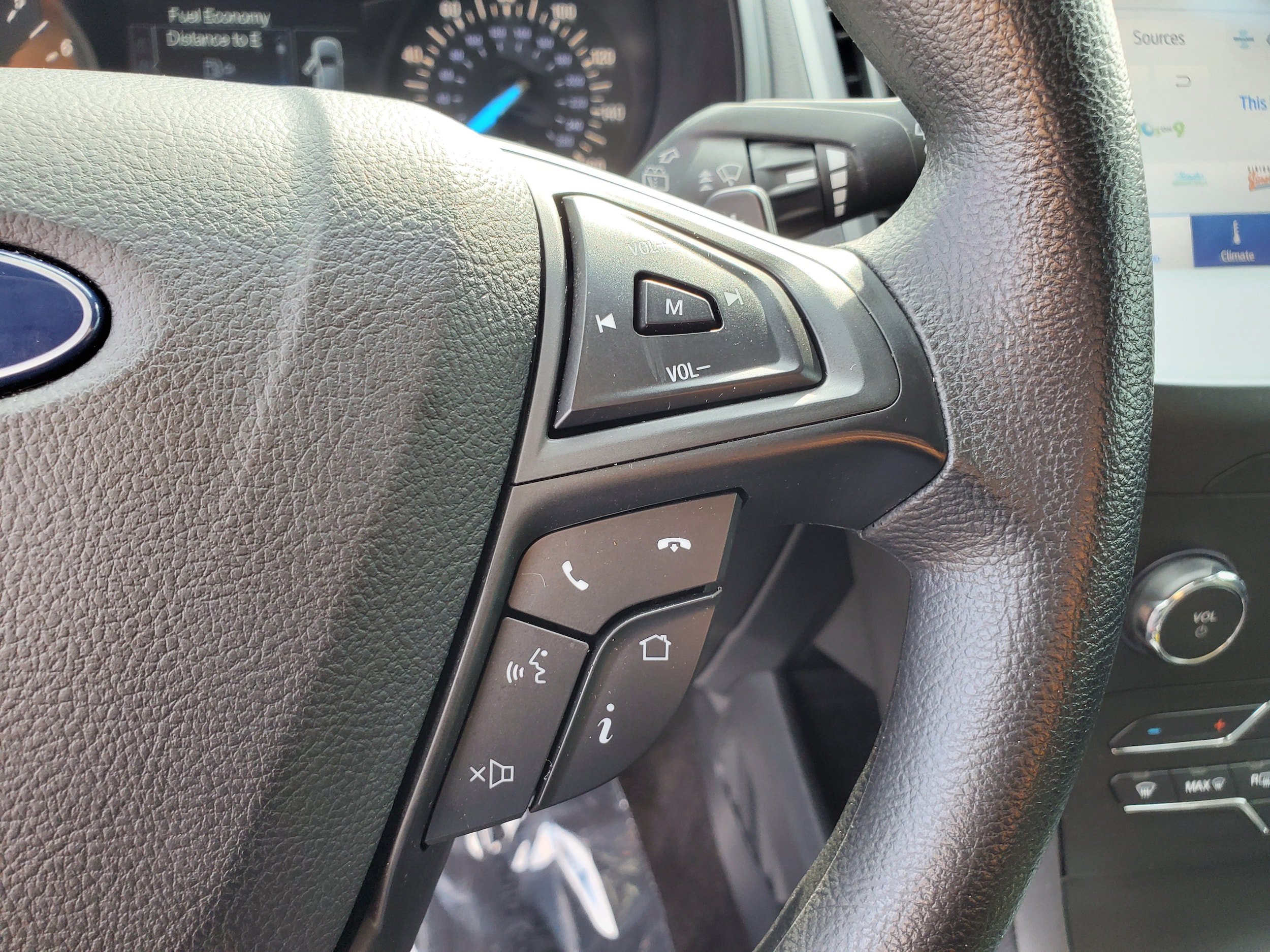 Used 2020 Ford Edge SE AWD/4WD image 17