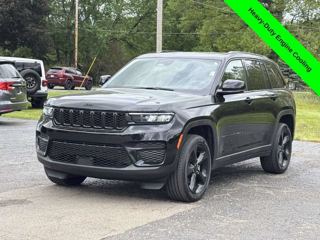 Used 2023 Jeep Grand Cherokee Altitude AWD/4WD image 30