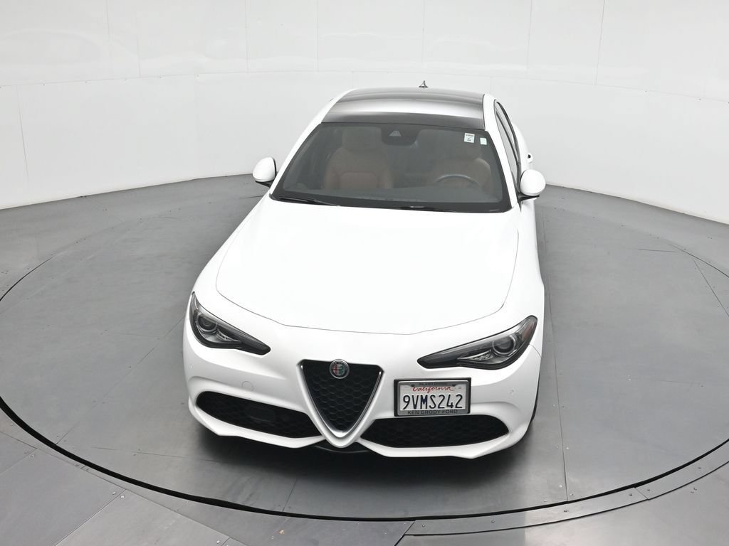 Used 2022 Alfa Romeo Giulia Ti RWD image 34