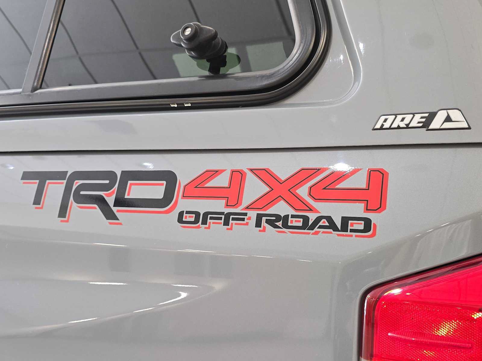 Used 2019 Toyota Tundra Limited w/ Limited Premium Package AWD/4WD image 31