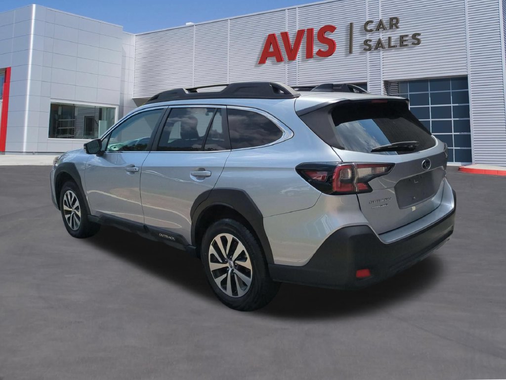 Used 2025 Subaru Outback Premium AWD/4WD image 9