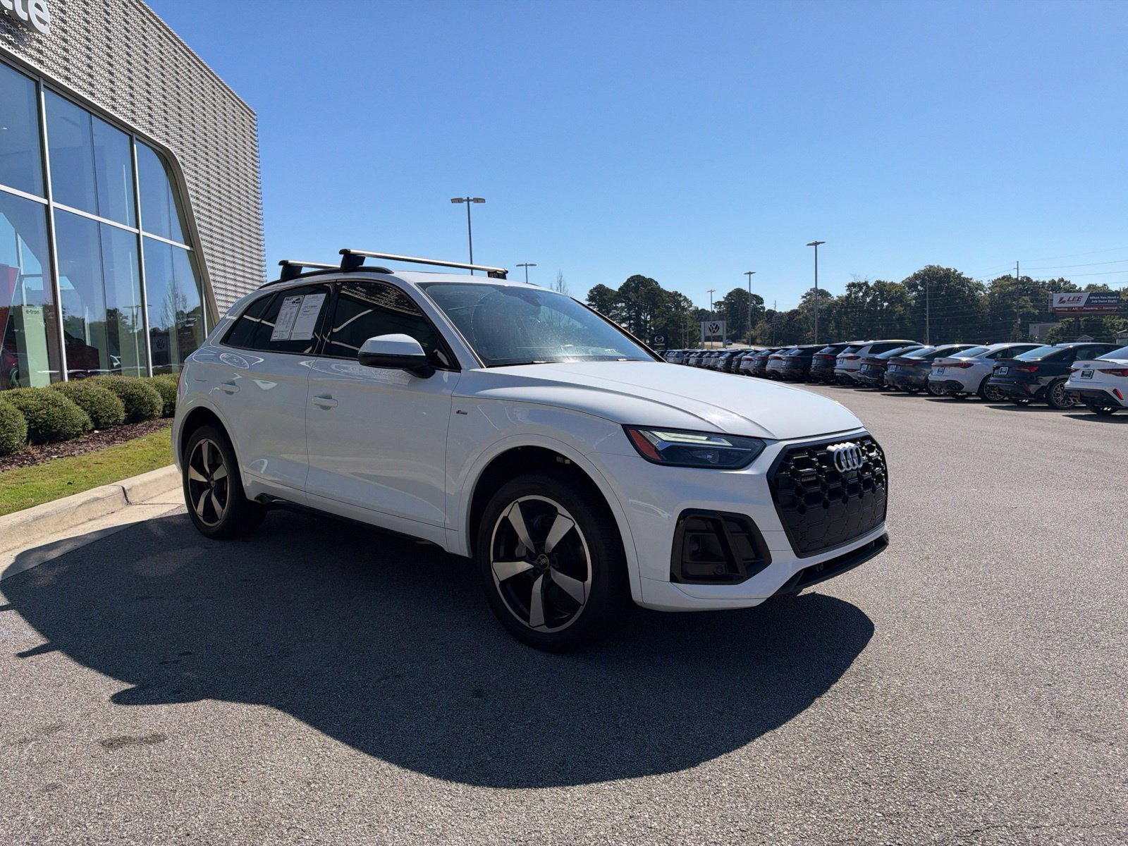 Used 2022 Audi Q5 2.0T Premium Plus w/ Premium Plus Package AWD/4WD image 3