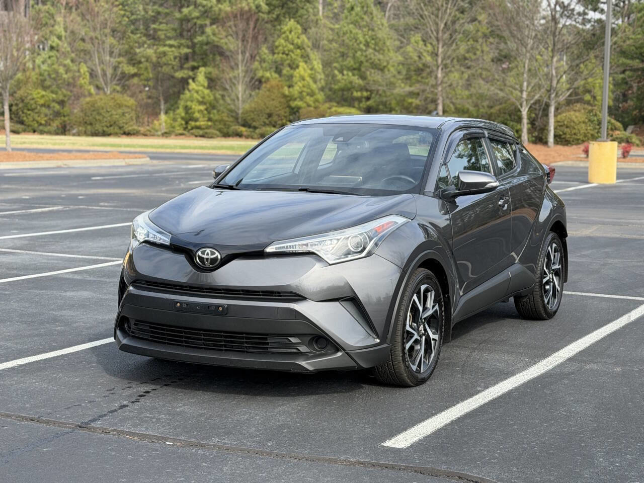 Used 2018 Toyota C-HR XLE image 3
