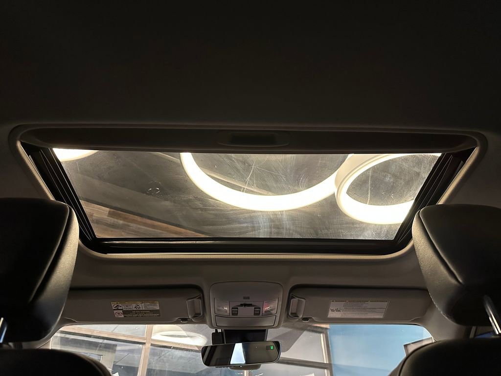 Used 2017 Toyota RAV4 Platinum image 22