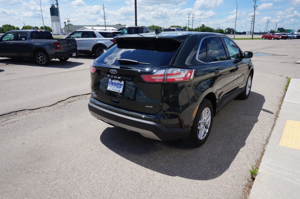 Used 2023 Ford Edge SEL w/ Convenience Package AWD/4WD image 5