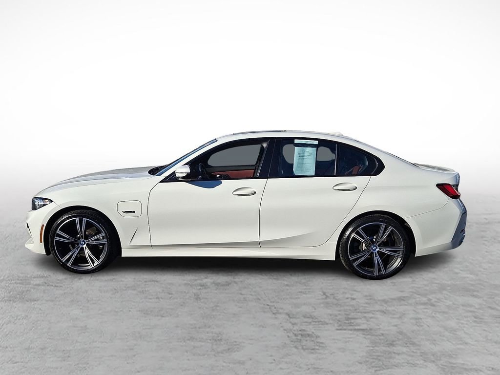 Used 2023 BMW 330e xDrive w/ Premium Package AWD/4WD image 7