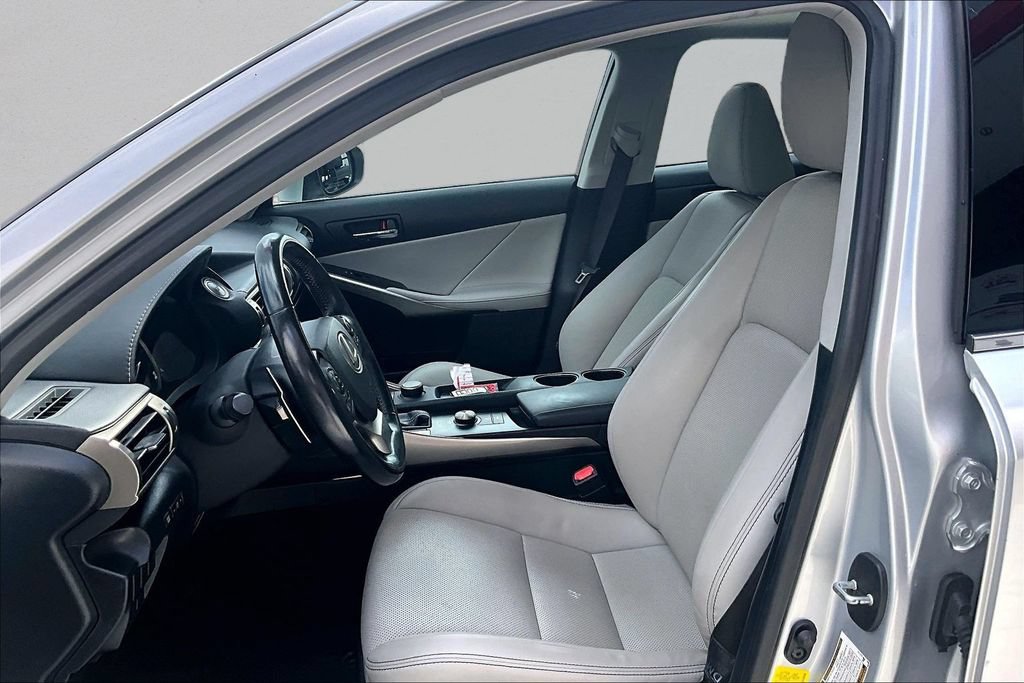 Used 2016 Lexus IS 200t RWD image 21
