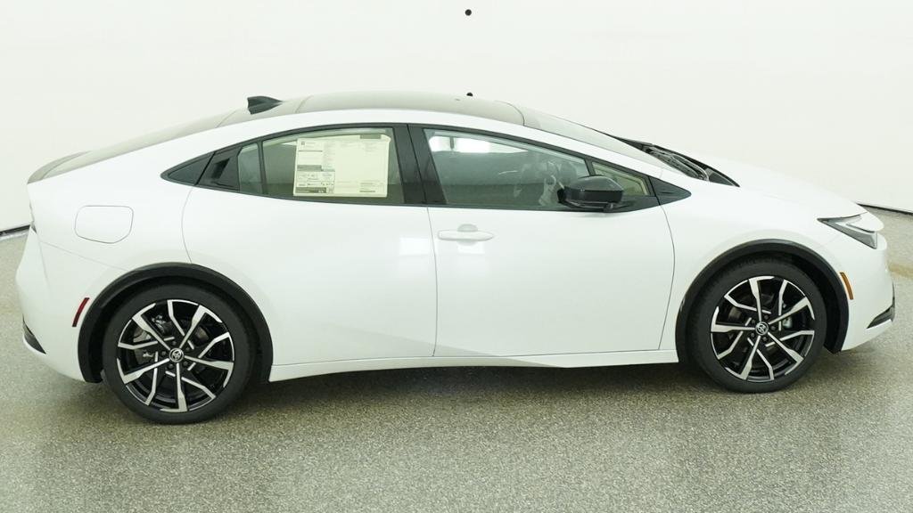 New 2026 Toyota Prius Plug-In Hybrid w/ Limited Premium Package FWD image 32