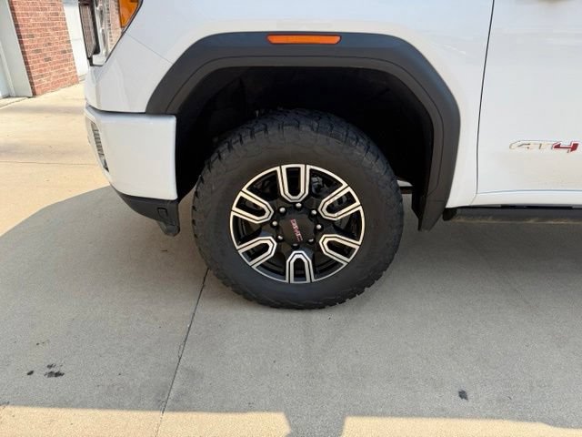 Used 2021 GMC Sierra 3500 AT4 w/ AT4 Premium Plus Package AWD/4WD image 11