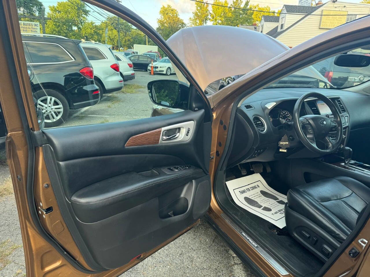 Used 2017 Nissan Pathfinder Platinum w/ Family Entertainment Package image 18