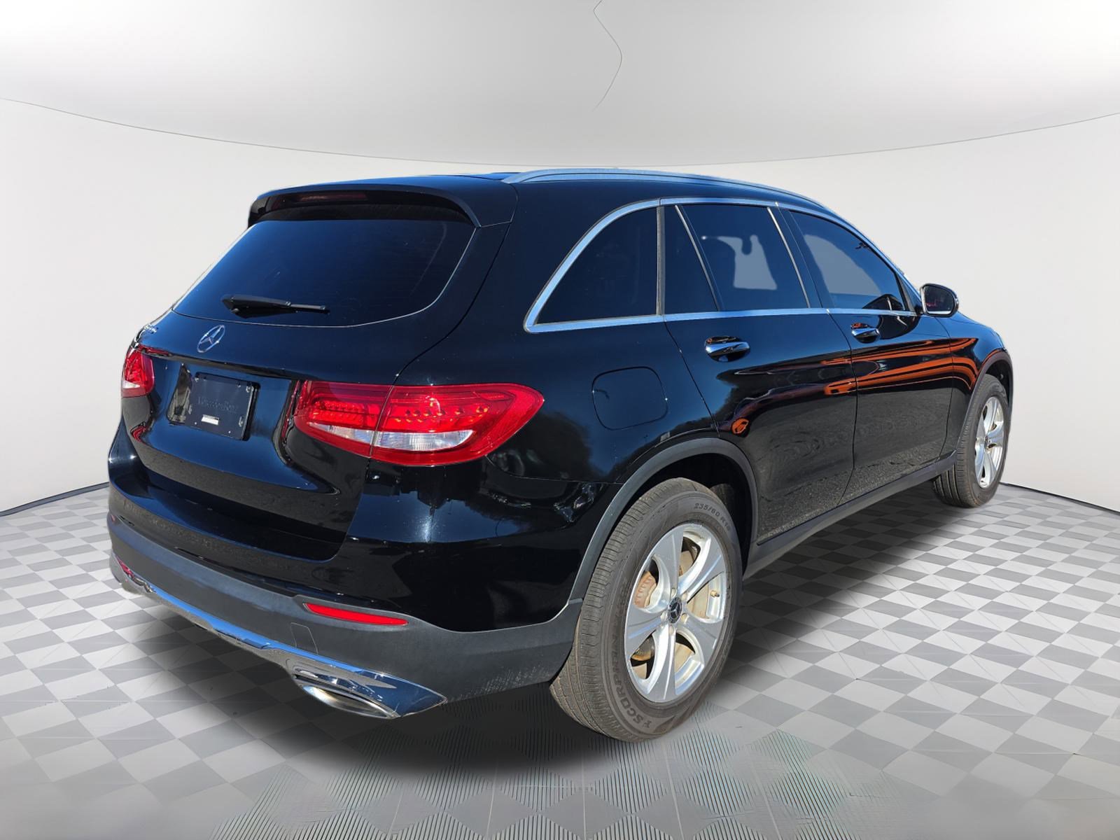 Used 2018 Mercedes-Benz GLC 300 image 3