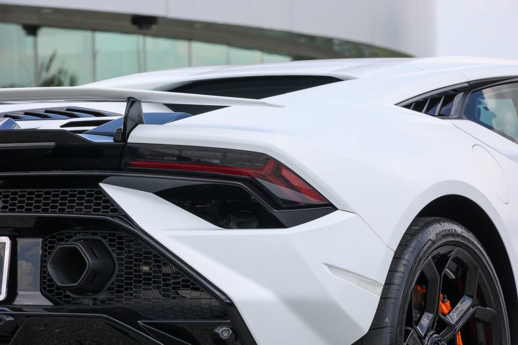 Used 2024 Lamborghini Huracan Tecnica RWD image 25
