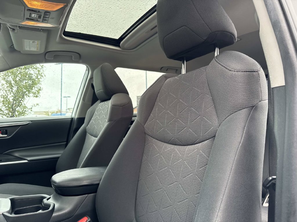 Used 2019 Toyota RAV4 XLE w/ Convenience Package AWD/4WD image 20
