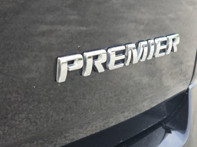 Used 2022 Chevrolet Traverse Premier FWD image 9