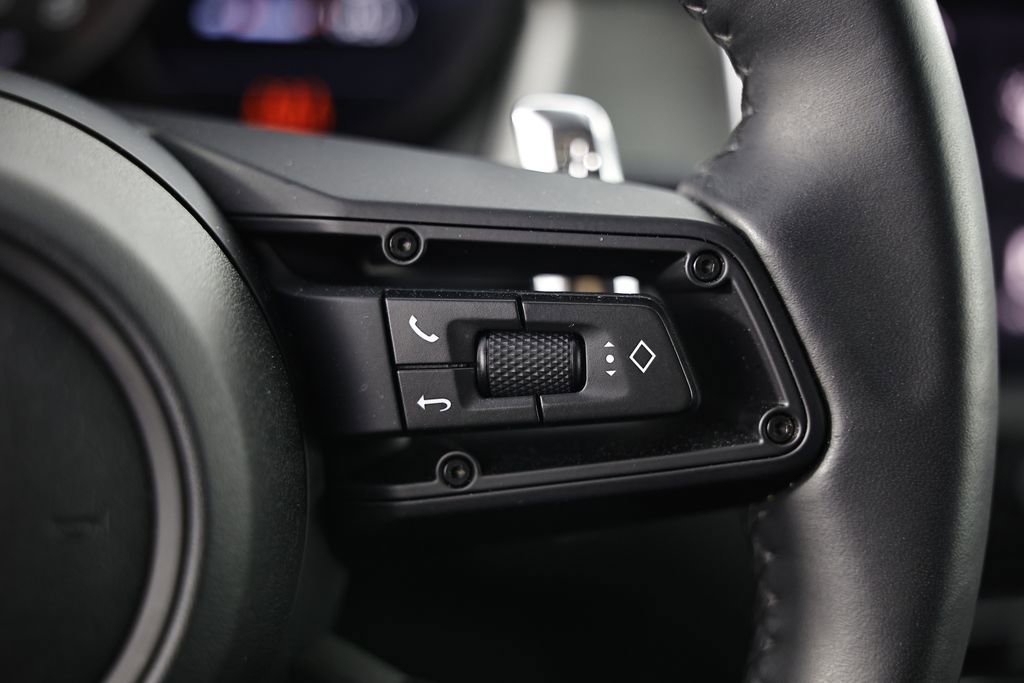 Certified 2026 Porsche Macan image 37