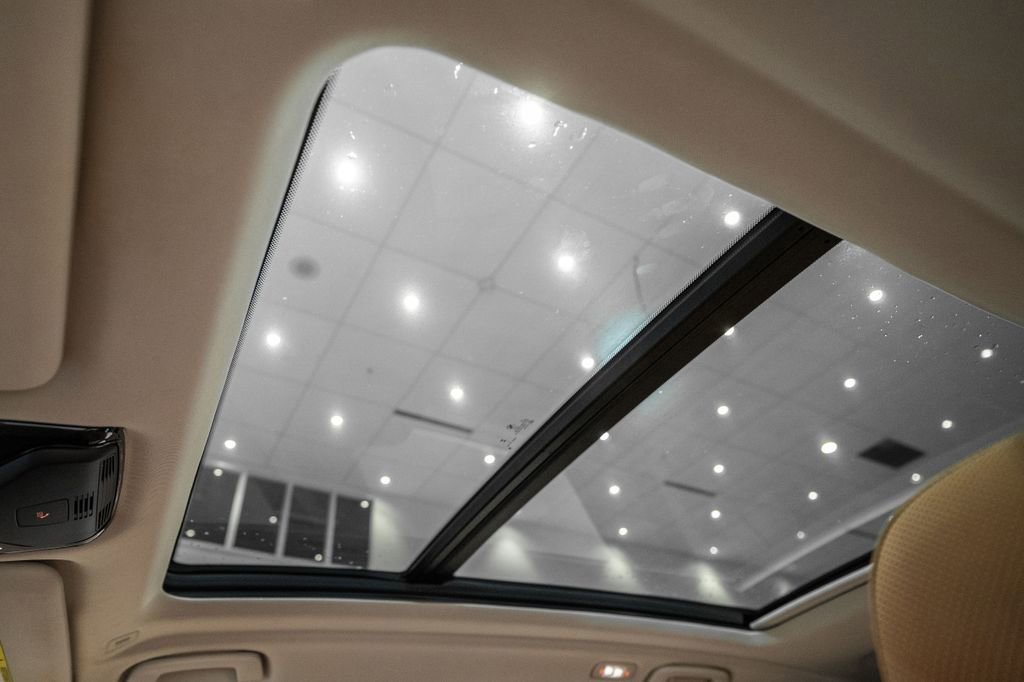 Used 2024 BMW X7 xDrive40i w/ Parking Assistance Package image 18