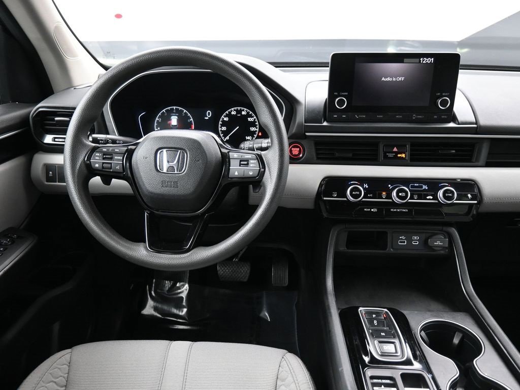 Used 2023 Honda Pilot LX image 19