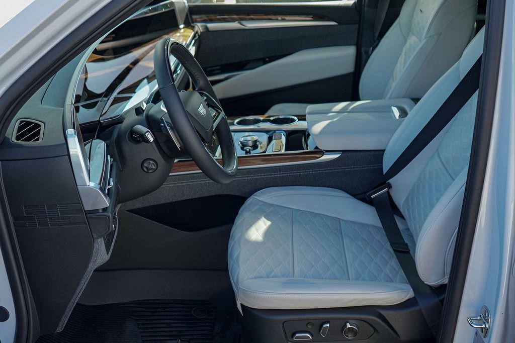 New 2026 Cadillac Escalade Platinum Sport w/ LPO, ONYX Package image 10