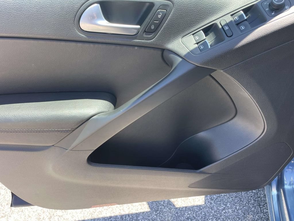 Used 2017 Volkswagen Tiguan Wolfsburg Edition FWD image 18