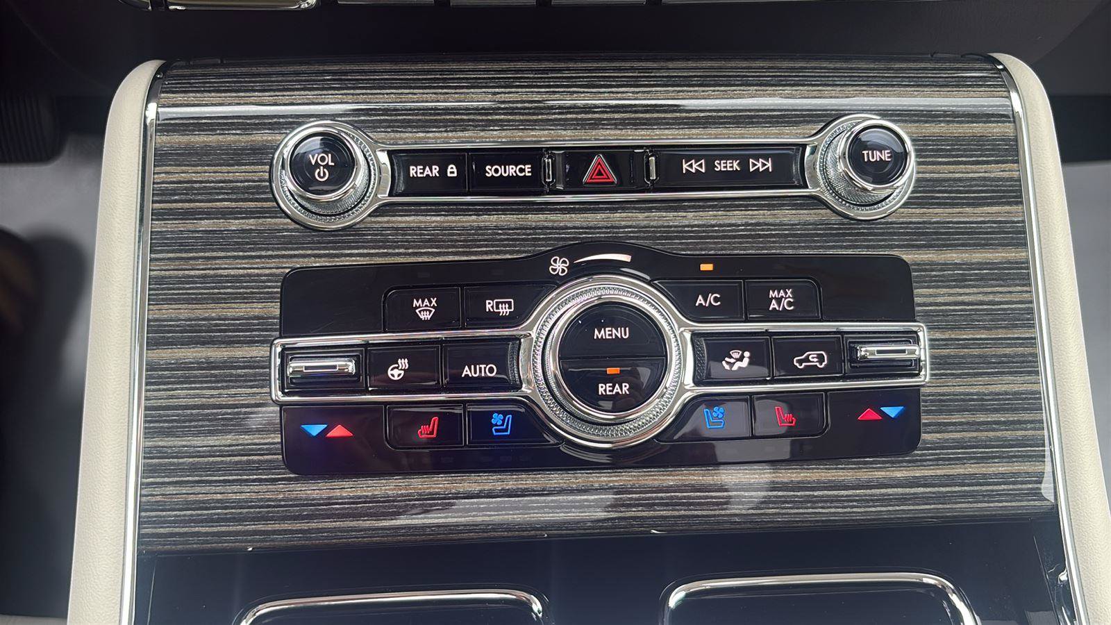 Used 2024 Lincoln Aviator Black Label AWD/4WD image 23