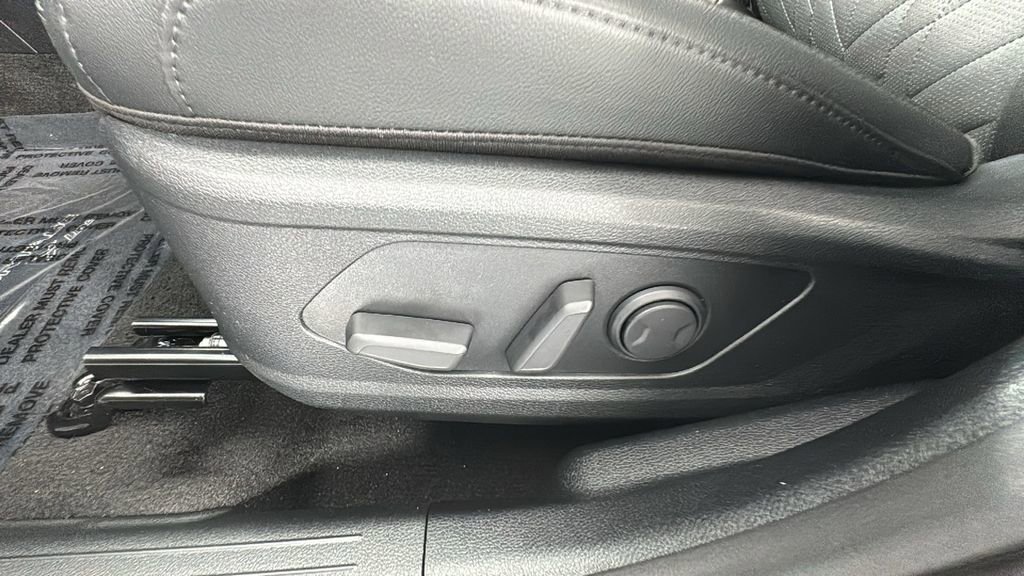 Used 2025 Kia Sportage X-Line image 11