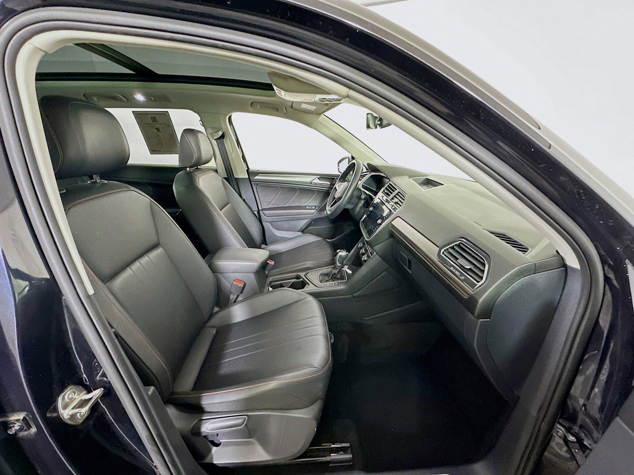 Used 2024 Volkswagen Tiguan Wolfsburg Edition image 35