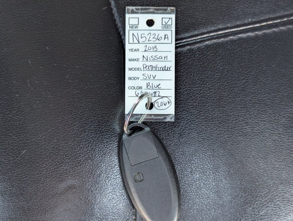 Used 2013 Nissan Pathfinder SL AWD/4WD image 39