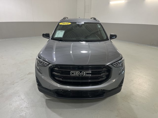 Used 2021 GMC Terrain SLE w/ Driver Convenience Package image 3