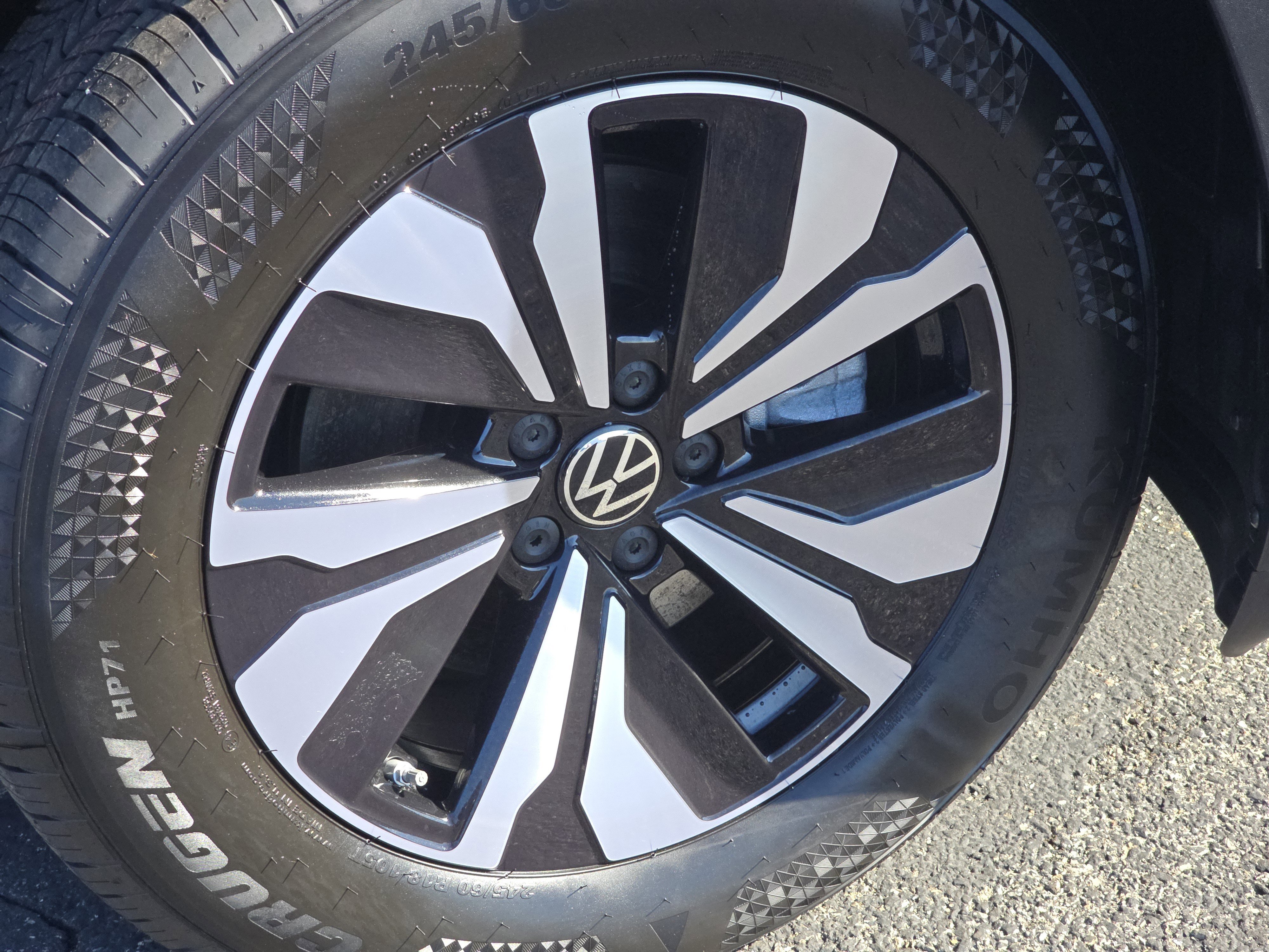 New 2026 Volkswagen Atlas SE image 12