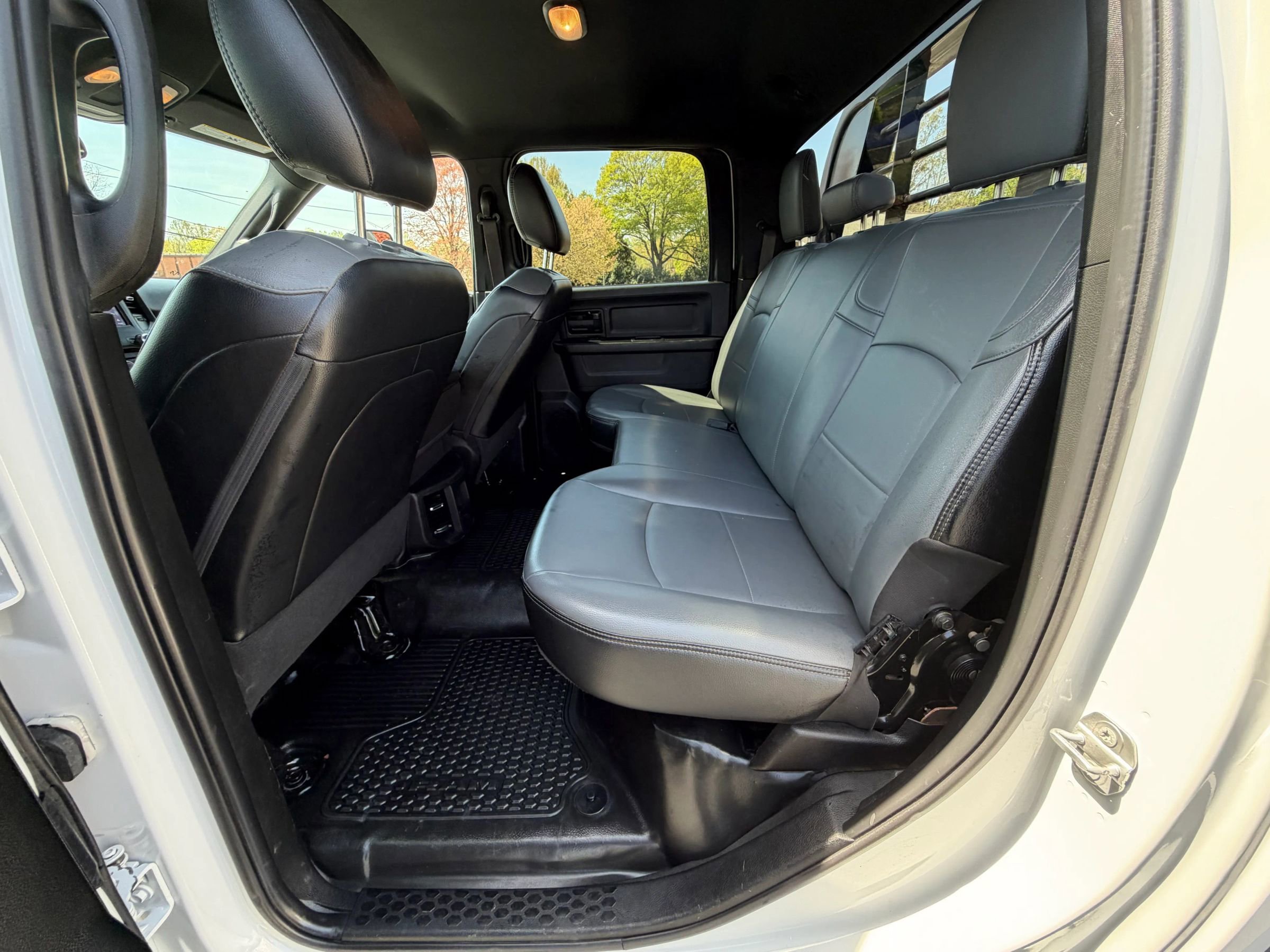 Used 2021 RAM 5500 Tradesman w/ Chrome Appearance Group image 17