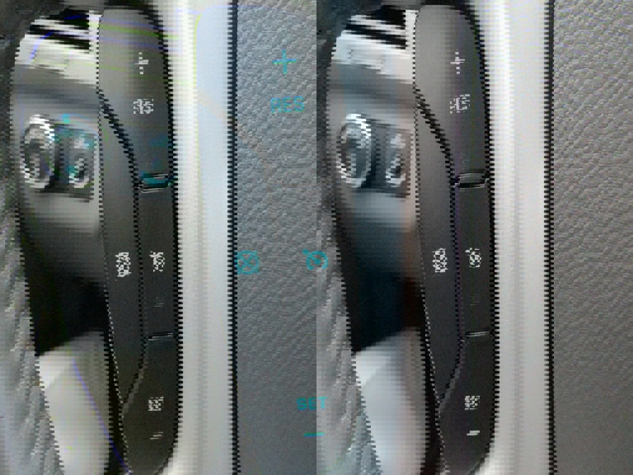 Used 2010 Chevrolet Traverse LT w/ Personal Connectivity Package image 23