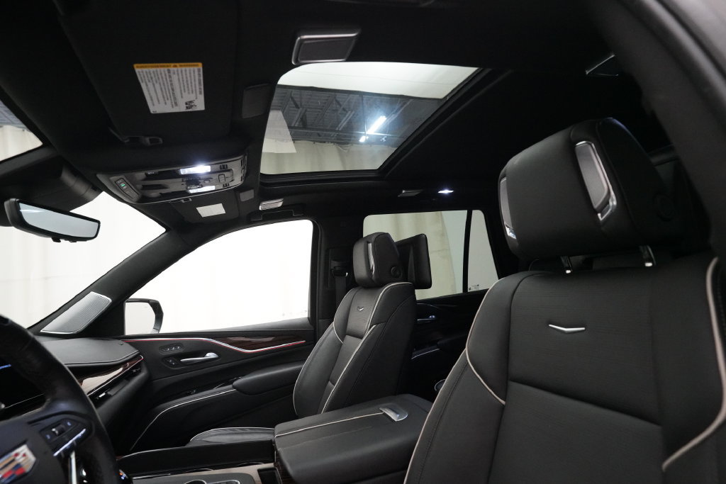 Used 2023 Cadillac Escalade Premium Luxury w/ Performance Package AWD/4WD image 29