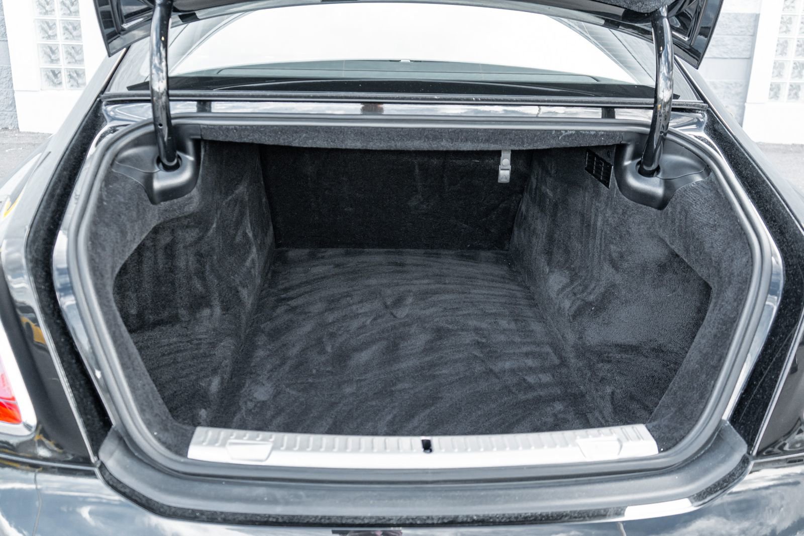 Used 2022 Rolls-Royce Ghost w/ Ghost Package image 44