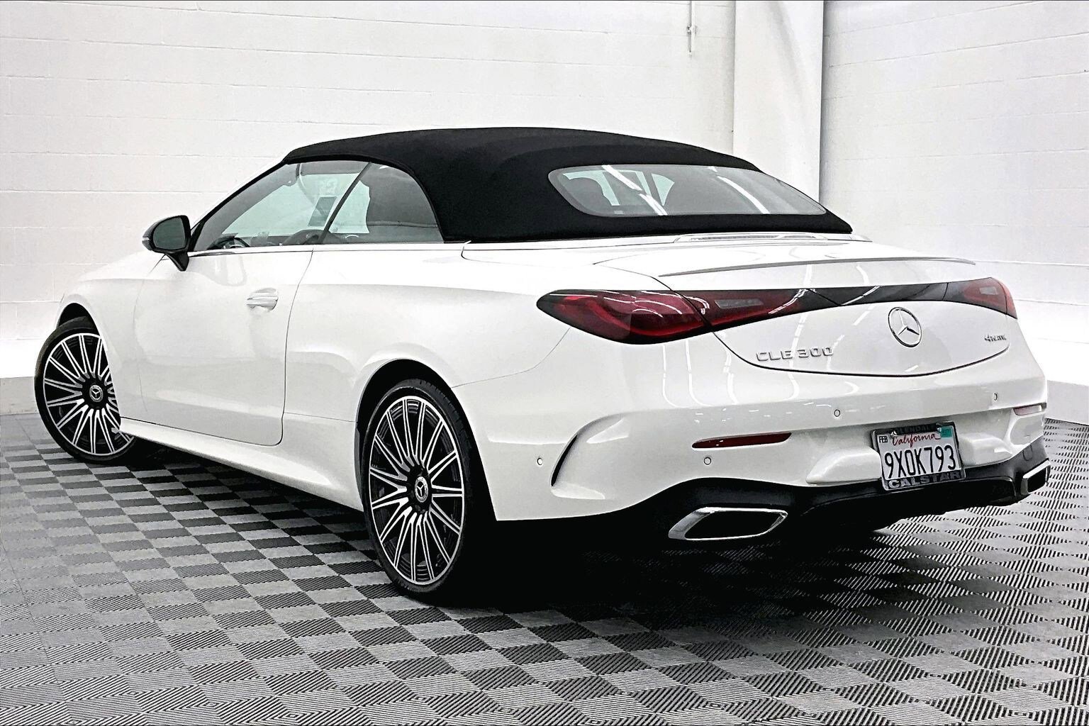 Used 2026 Mercedes-Benz CLE 300 4MATIC Cabriolet image 10