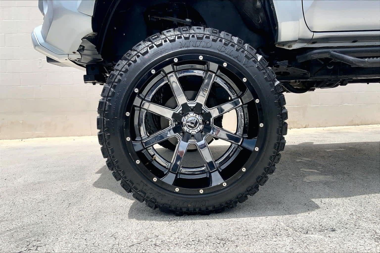 Used 2020 Toyota Tacoma 2WD Double Cab image 4