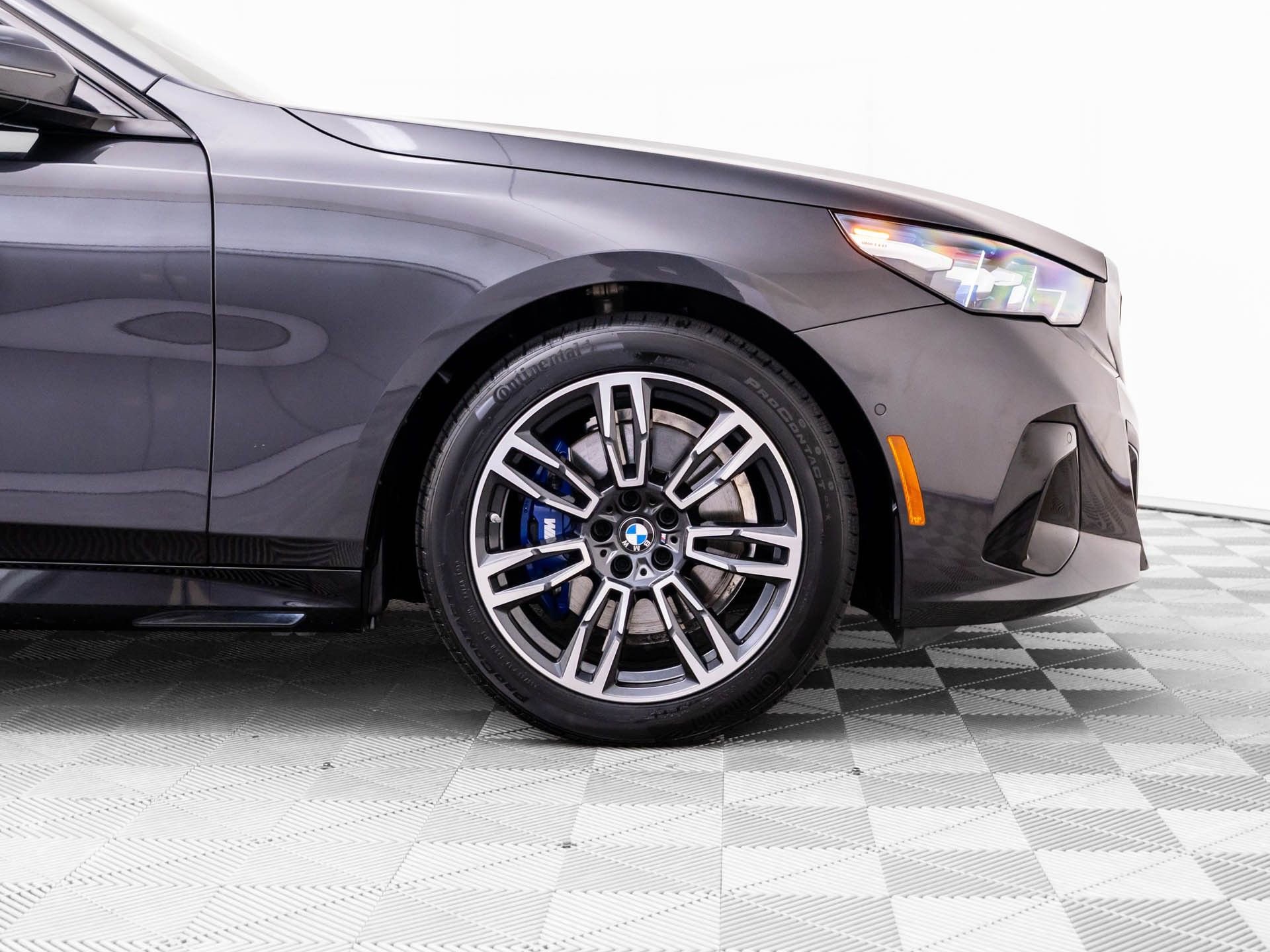 Certified 2026 BMW 530i xDrive AWD/4WD image 33