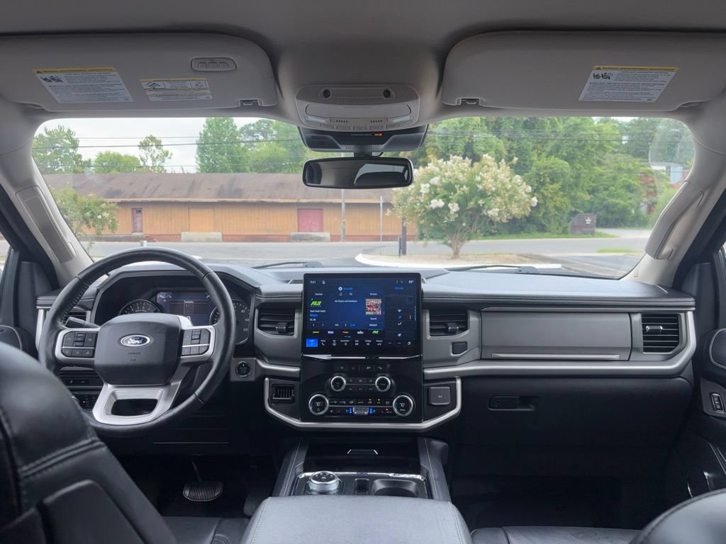 Used 2024 Ford Expedition XLT AWD/4WD image 30