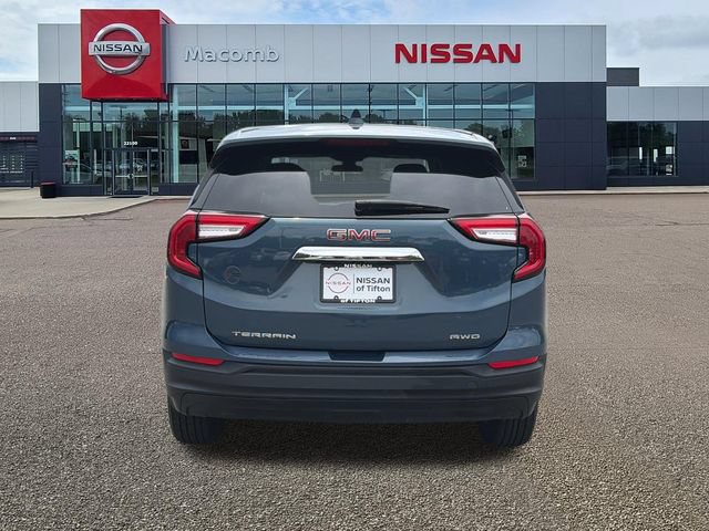 Used 2024 GMC Terrain SLE AWD/4WD image 6